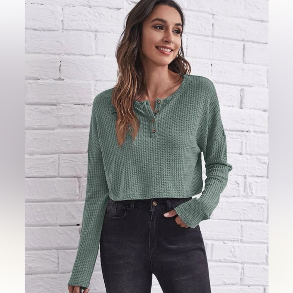 Long sleeve crop top size Large
